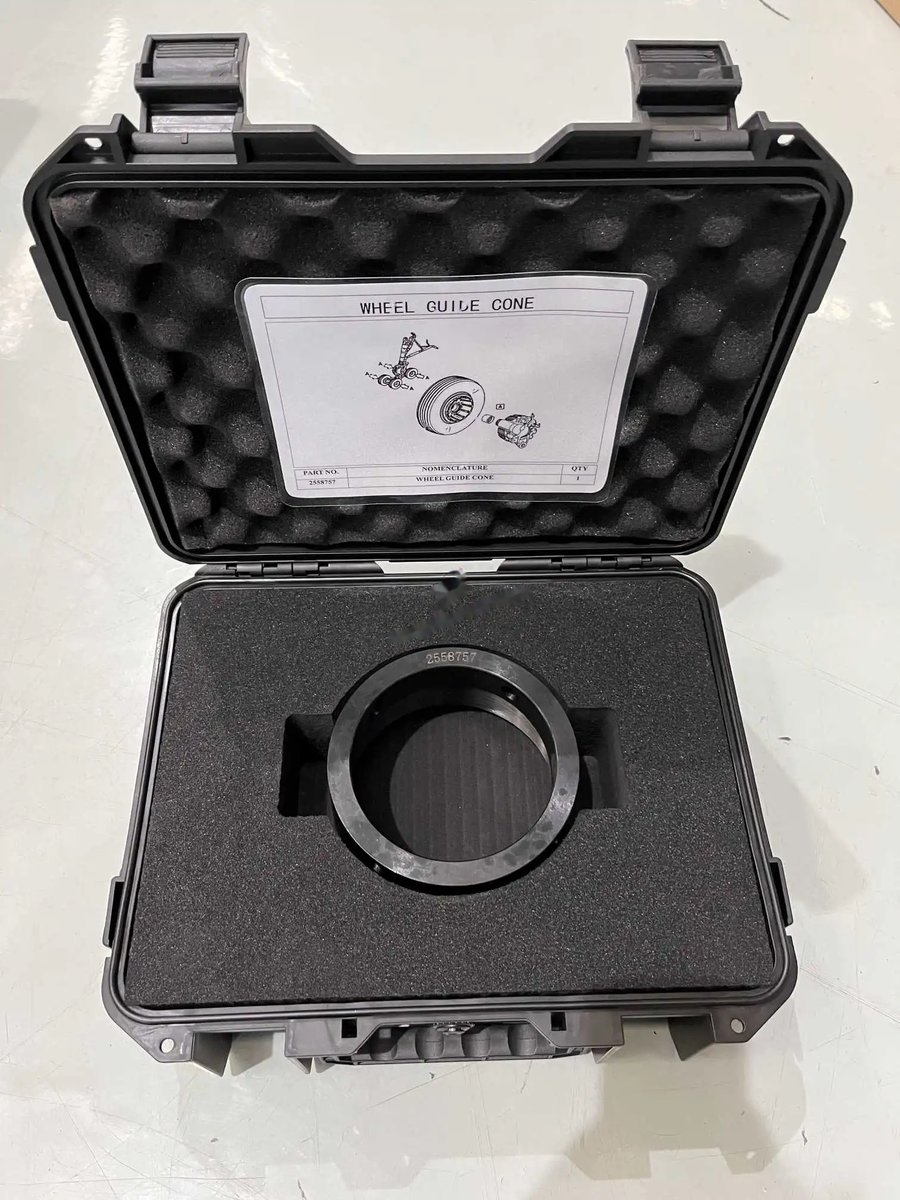 Wheel changing guide cone ml — P/N 2558757 — image 1