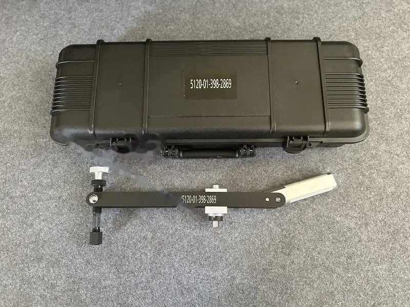 Special extractor - el brutus 1/4 in screws — P/N 5120-01-398-2869 — image 1