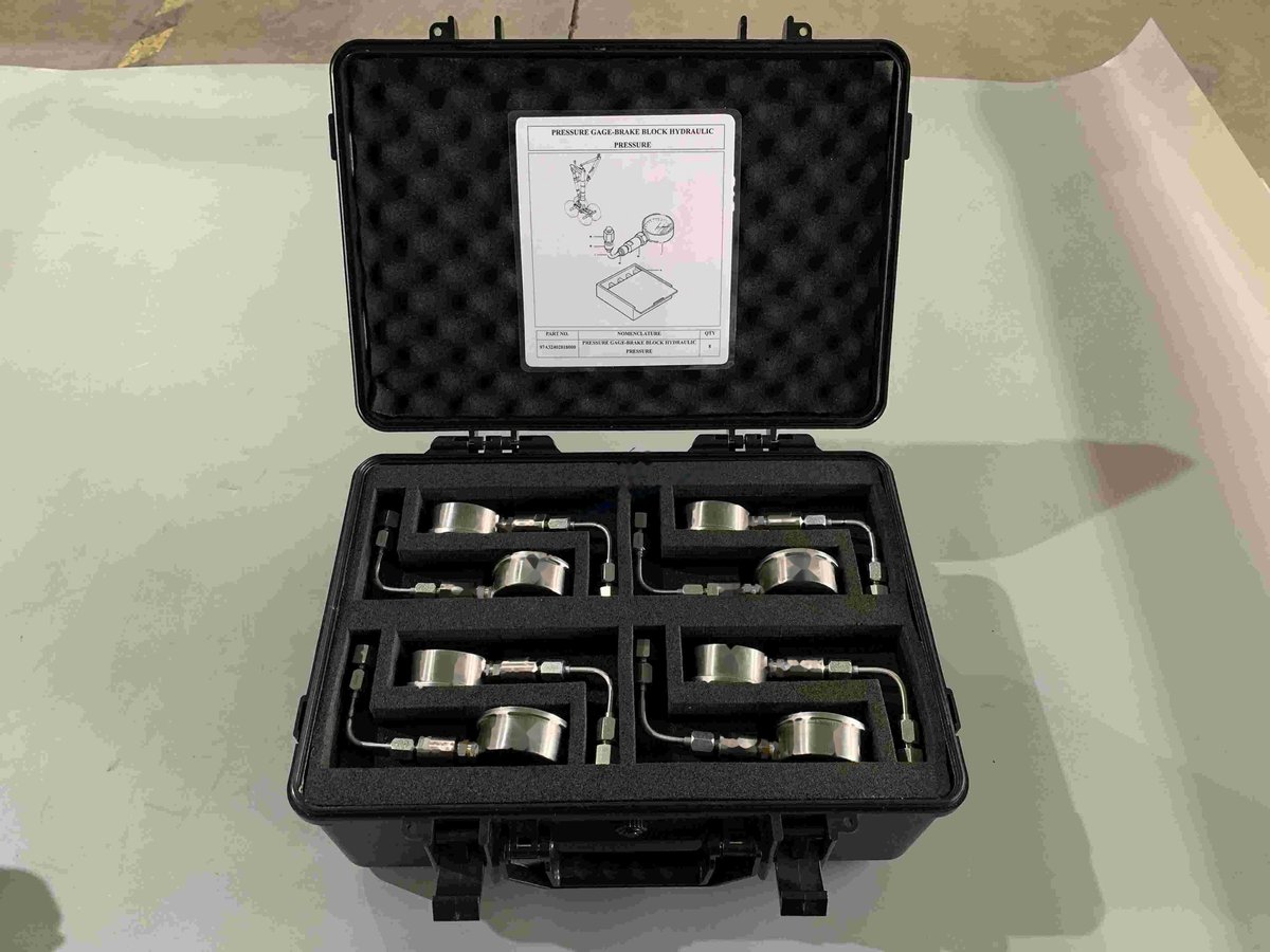 Manometre equipe avec coffret de stockage — P/N 97A32402018000 — image 1