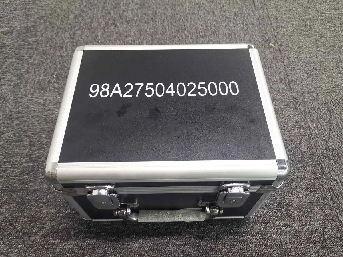 Extractor pin-fwd attachment flap tracks 6 — P/N 98A27504025000 — image 1