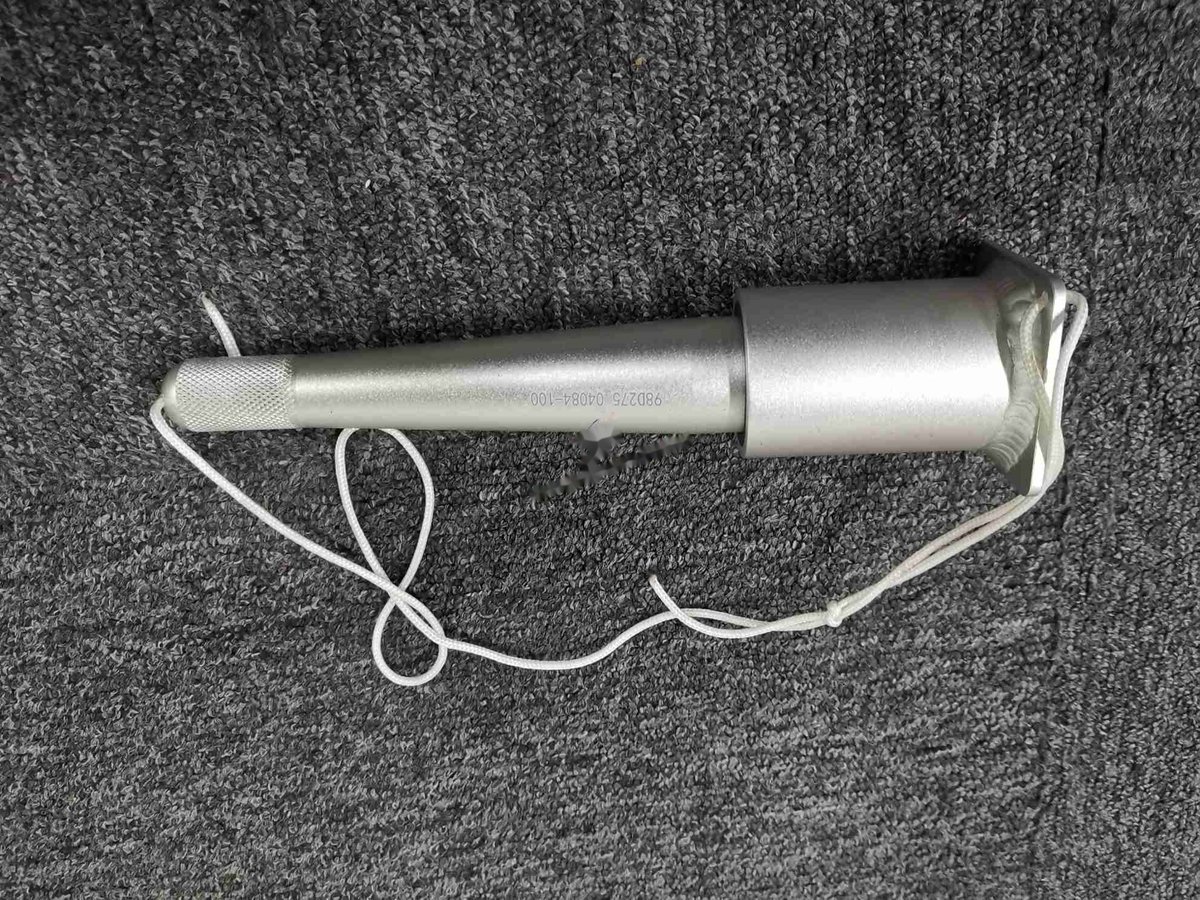 Extractor pin (track 4) — P/N 98D27504084000 — image 1