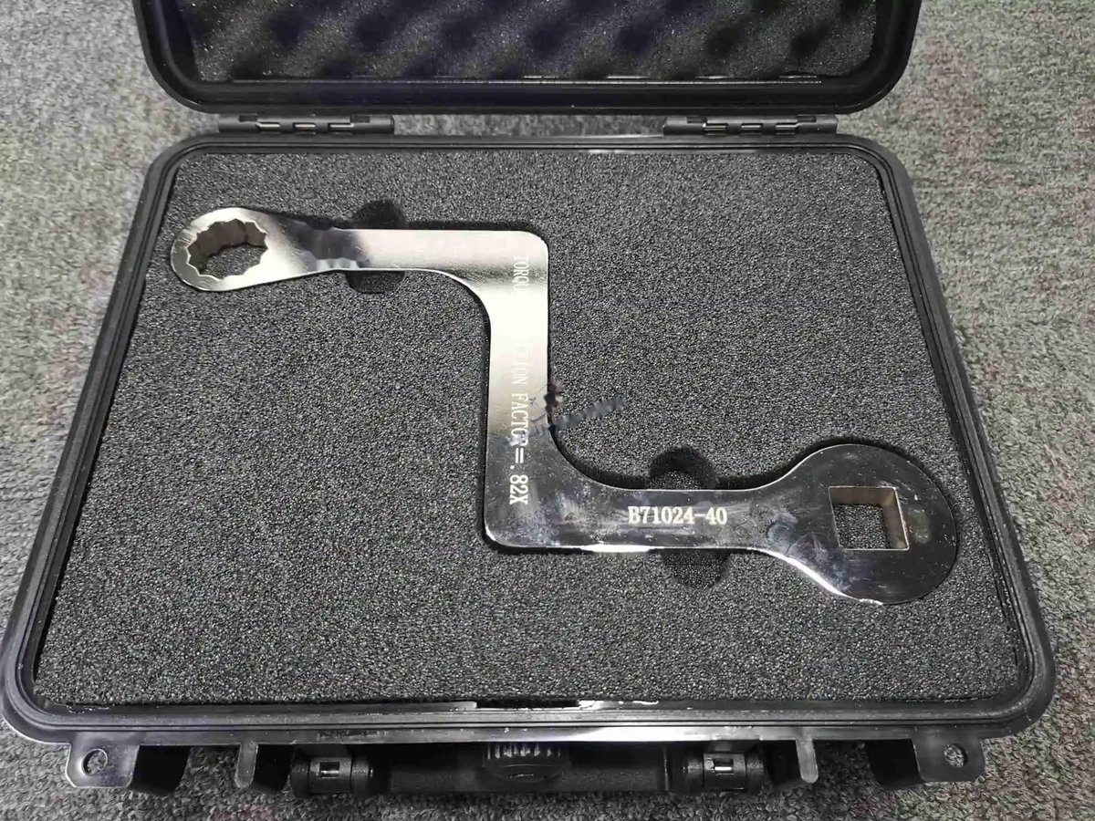 Bent extension adapter — P/N B71024-40 — image 1