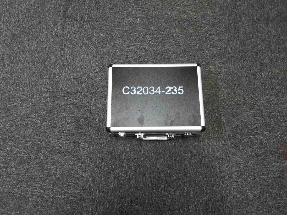 Contents of box — P/N C32034-235 — image 1