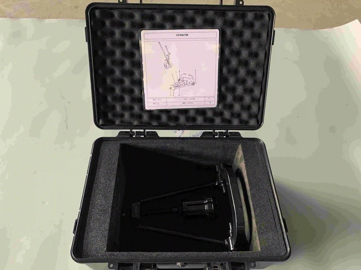 Extractor extractor — P/N C47574 — image 1
