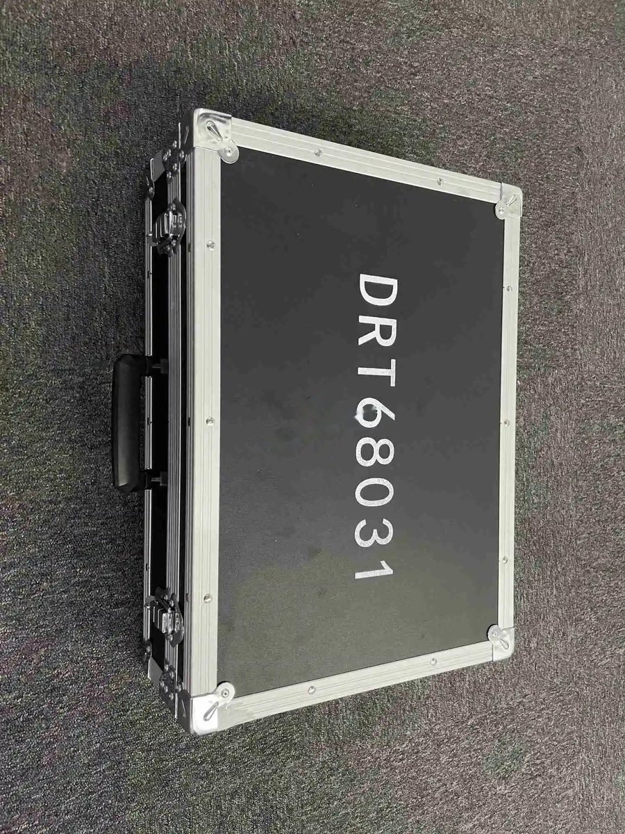 The ground lock sleeve is used to lock the mlg in the down position by fitting around the ram of the lock link actuator — P/N DRT68031 — image 1