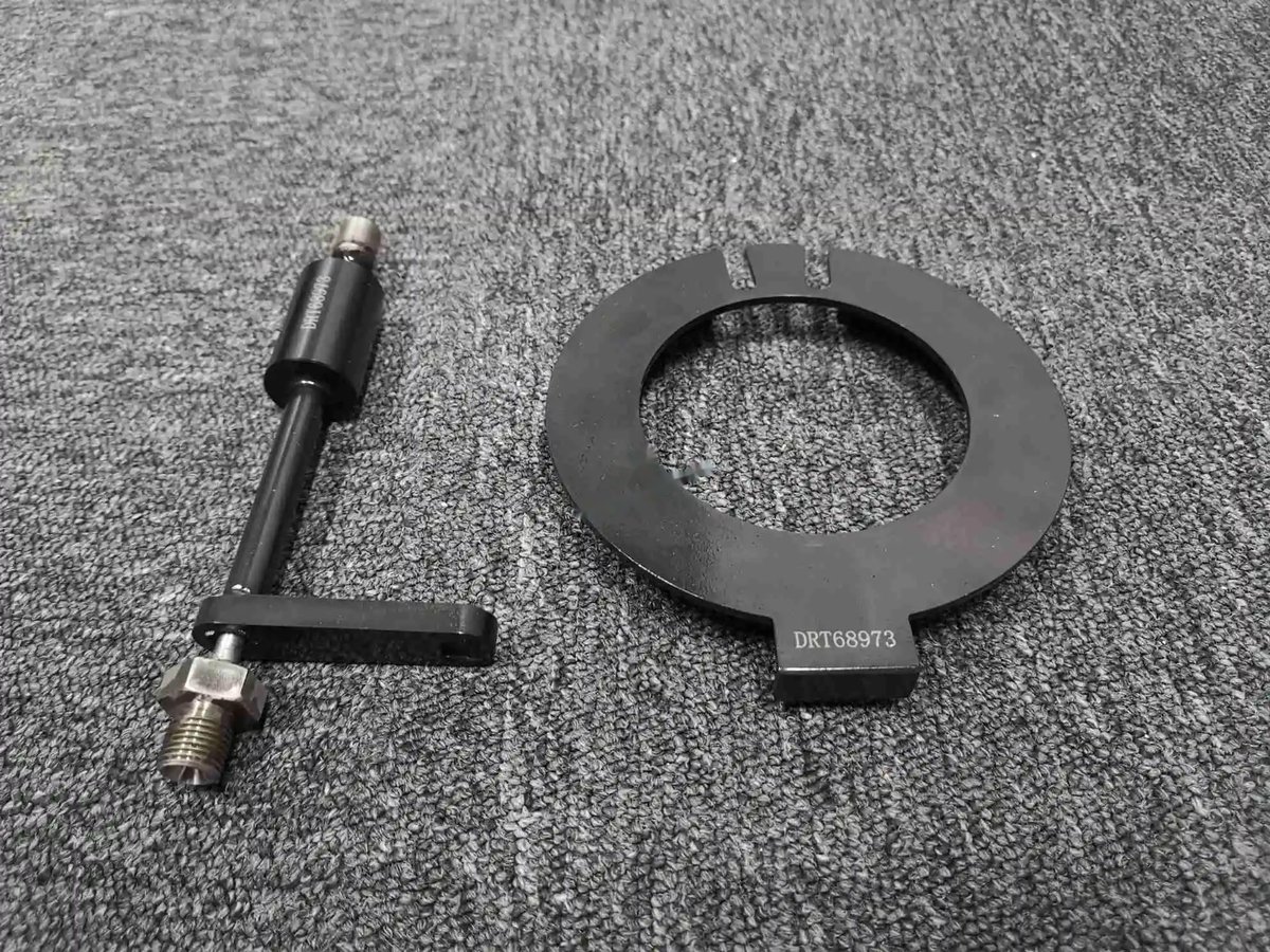 Adapter, charging - mlg — P/N DRT68973 — image 1