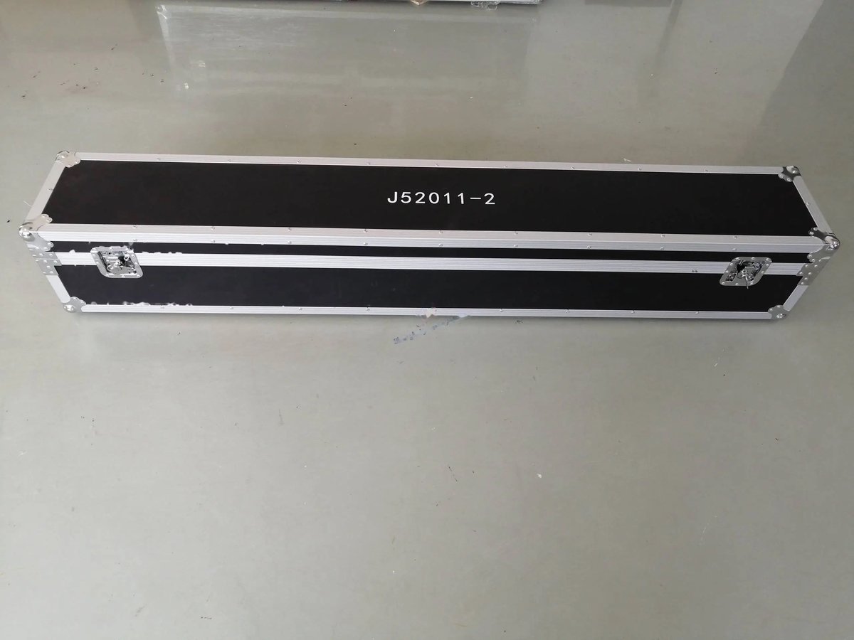 Small cargo door safety barrier eqpt — P/N J52011-2 — image 1