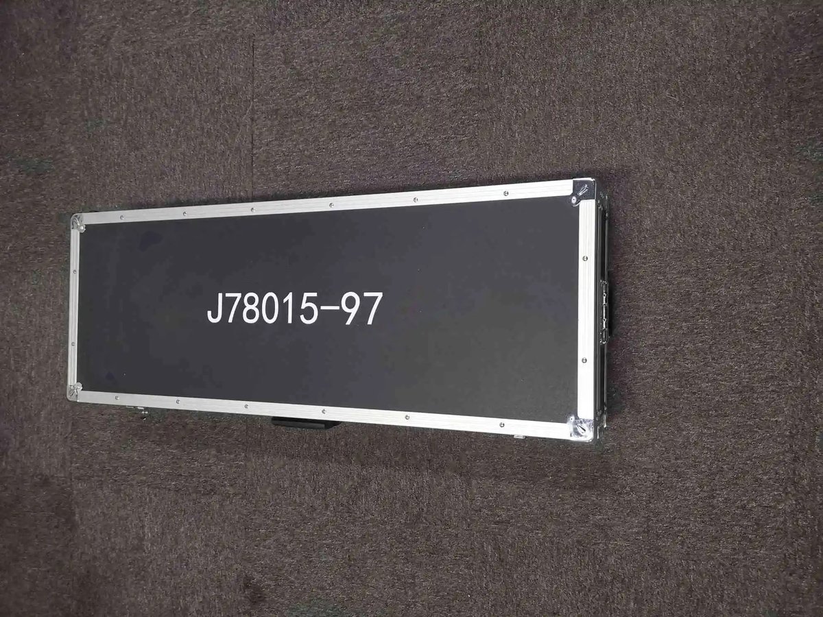 Sling equipment - removal/installation, ge90 fan reverser sleeve — P/N J78015-97 — image 1