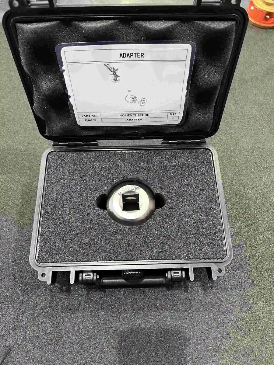 Adapter adapter — P/N Q46100 — image 1