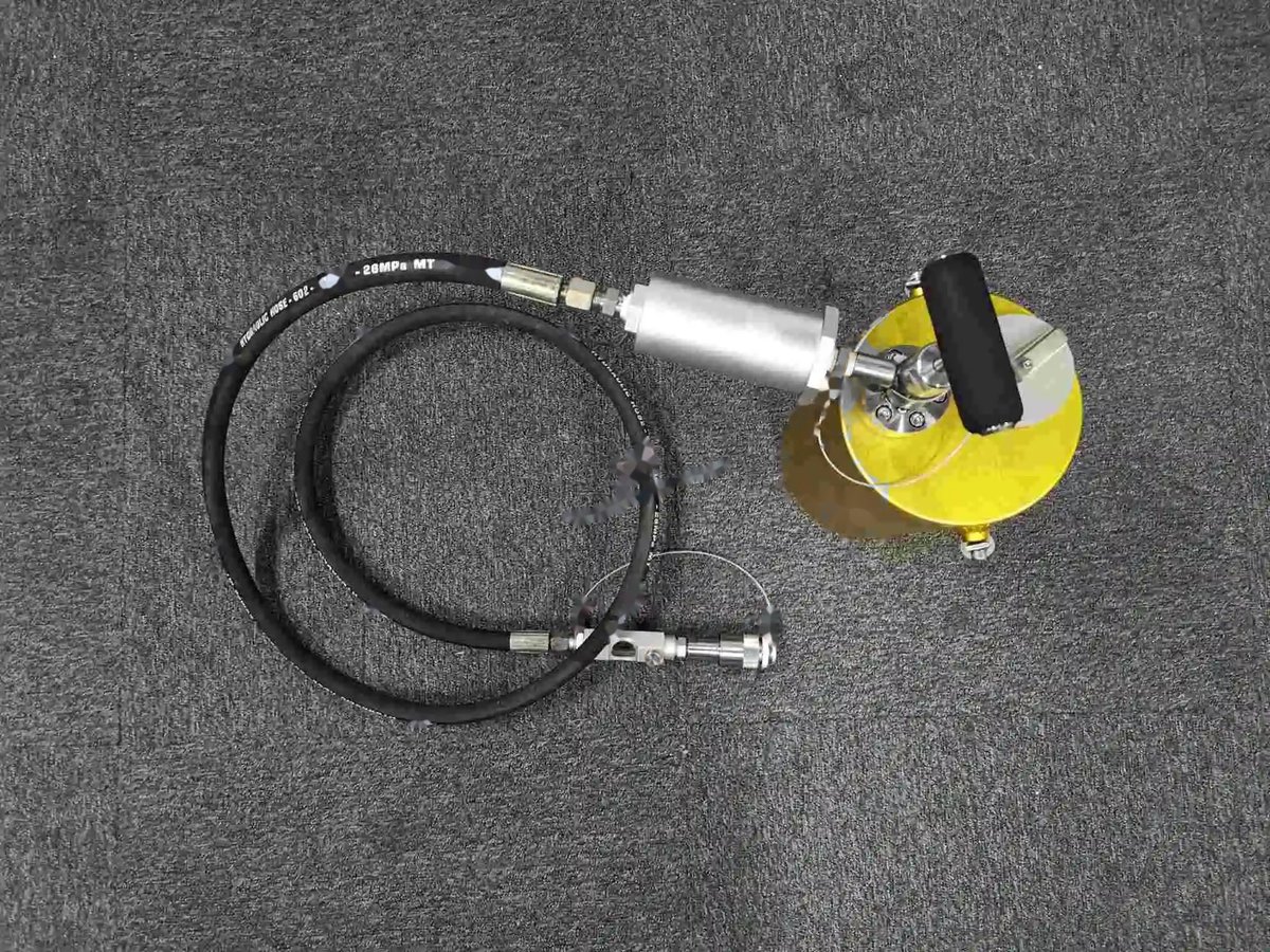 Oil pressure fill — P/N RRT058599 — image 1